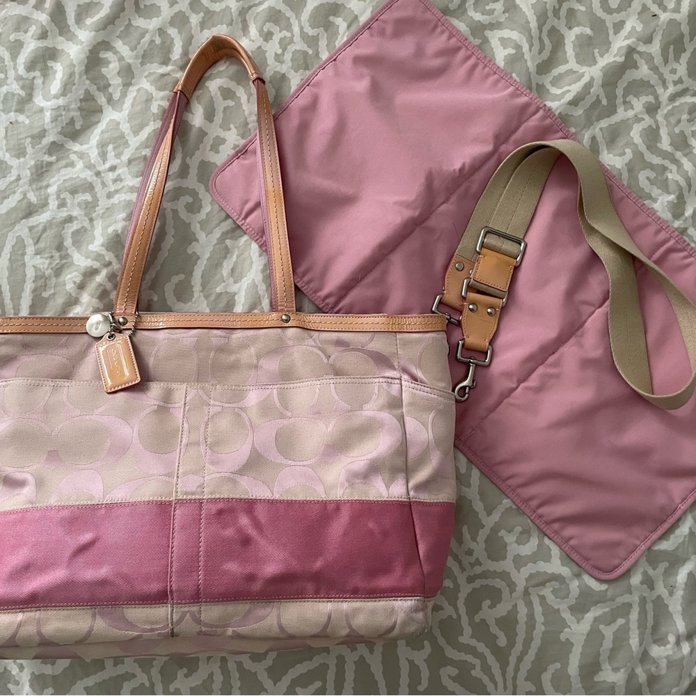 Rare Coach Pink & Cream Signature Diaper Bag Baby Tote with Change Pad and Strap